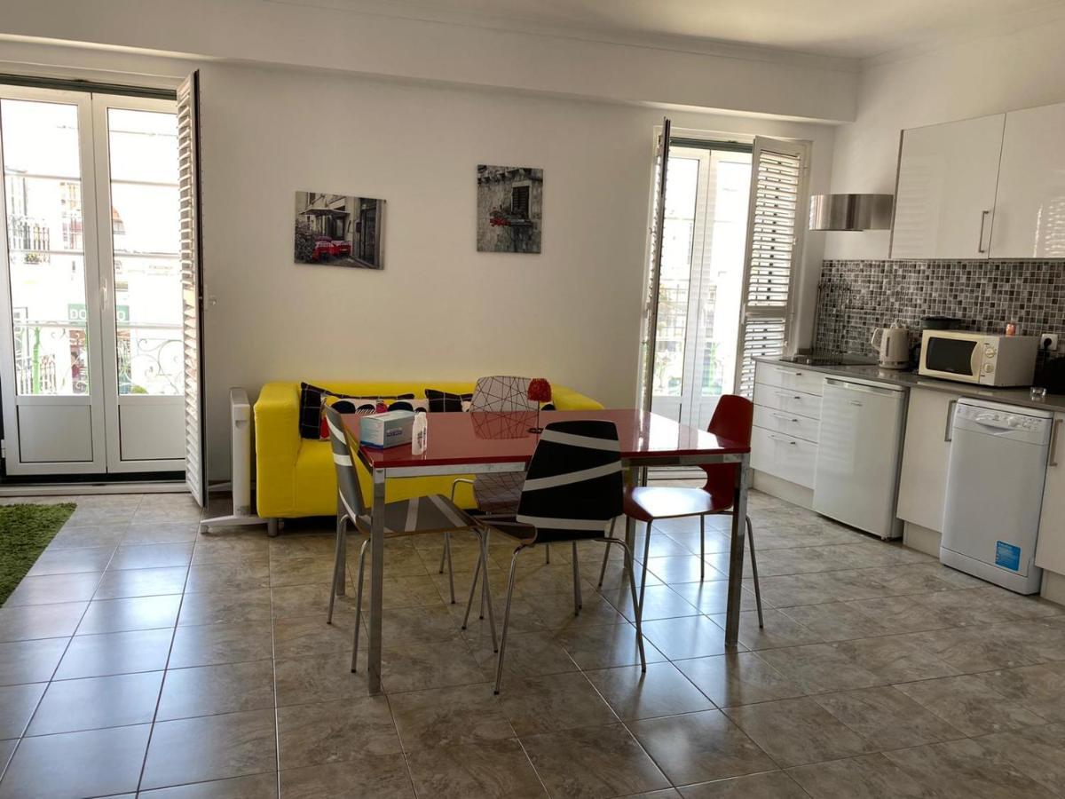 Alfama Apartment With Balcony Lisbon Exterior photo