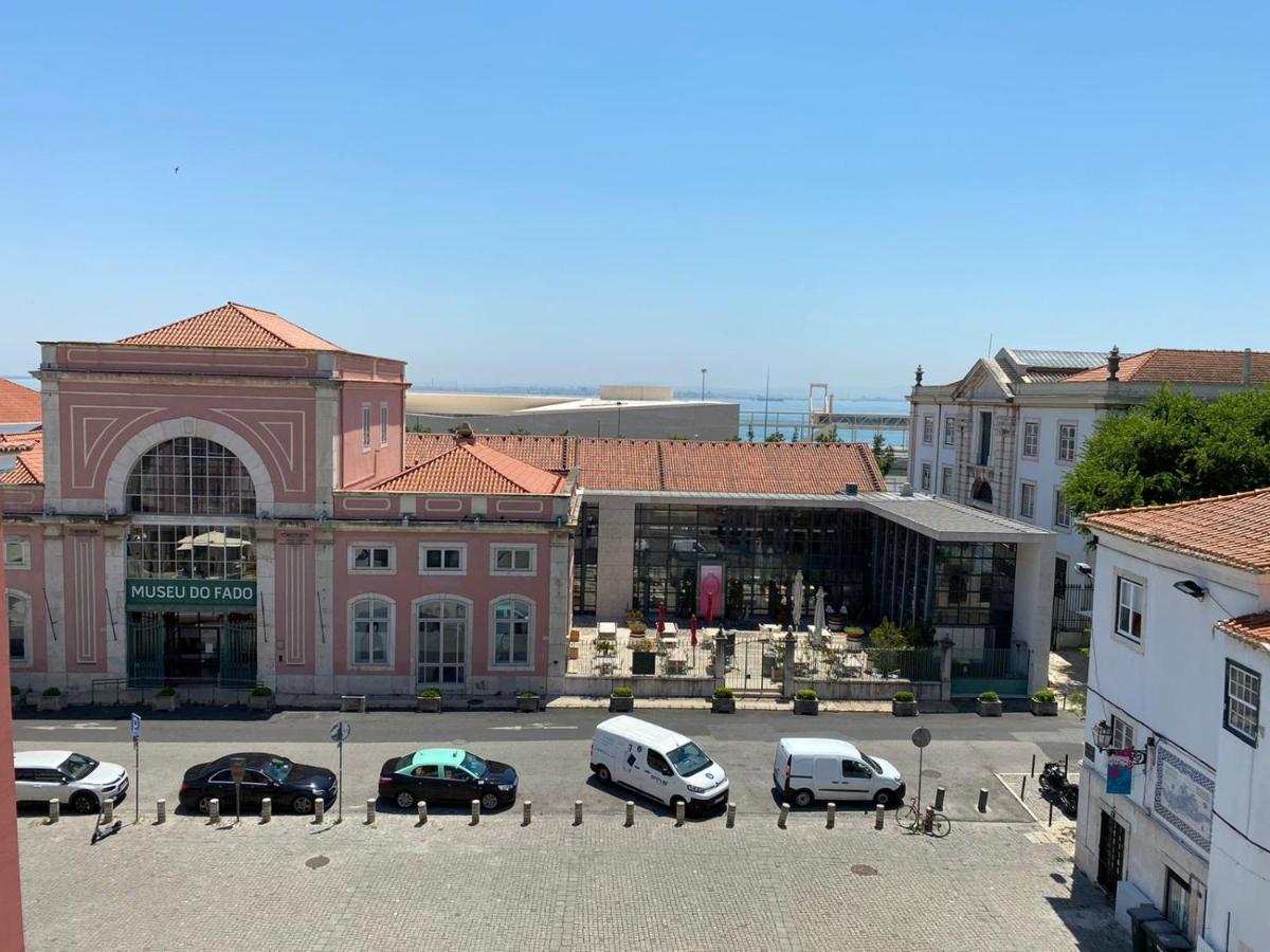 Alfama Apartment With Balcony Lisbon Exterior photo