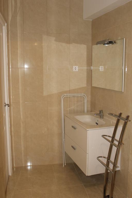 Alfama Apartment With Balcony Lisbon Room photo