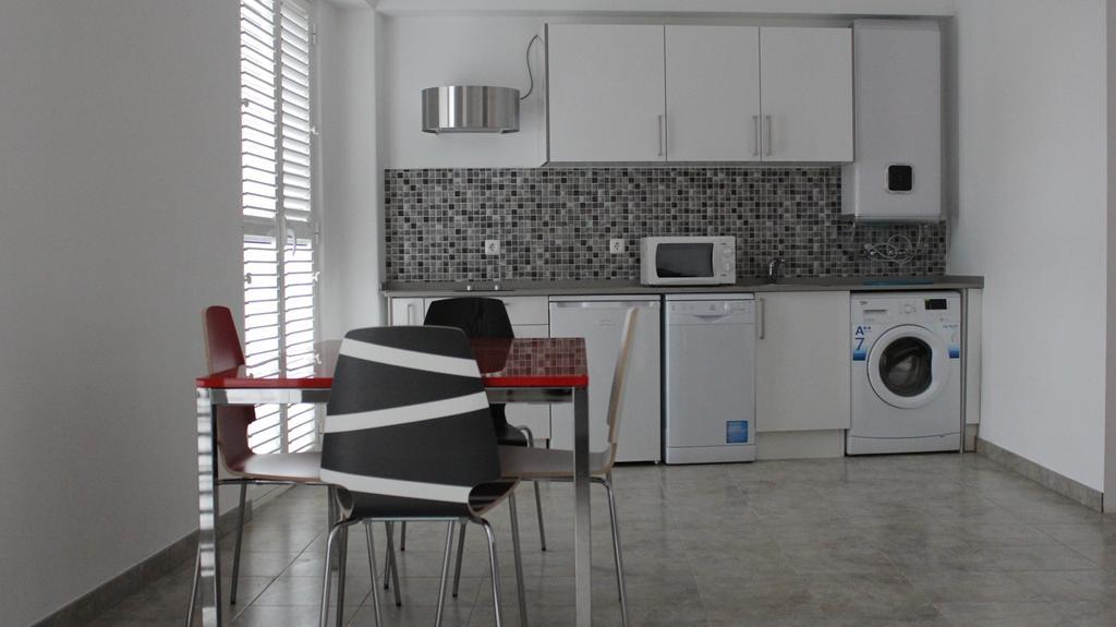 Alfama Apartment With Balcony Lisbon Room photo
